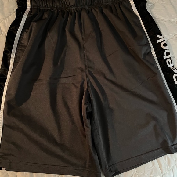 Men’s XL Reebok gym shorts - Picture 1 of 3